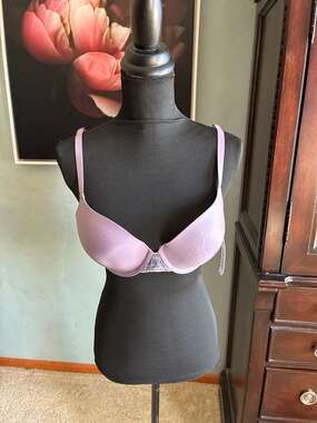 DKNY Women's Natural Lift Push Up Bra w/Lace Wings 38C A436